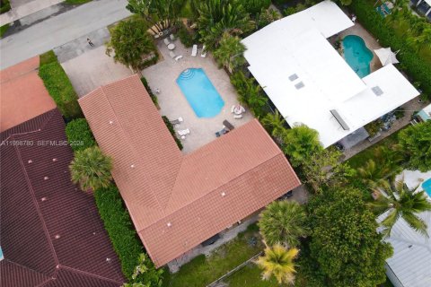 House in Fort Lauderdale, Florida 1 bedroom, 69.68 sq.m. № 2060673 - photo 29