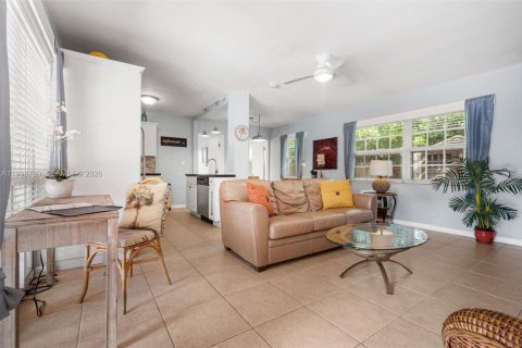 House in Fort Lauderdale, Florida 1 bedroom, 69.68 sq.m. № 2060673 - photo 8