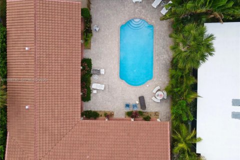 House in Fort Lauderdale, Florida 1 bedroom, 69.68 sq.m. № 2060673 - photo 27