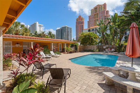 House in Fort Lauderdale, Florida 1 bedroom, 69.68 sq.m. № 2060673