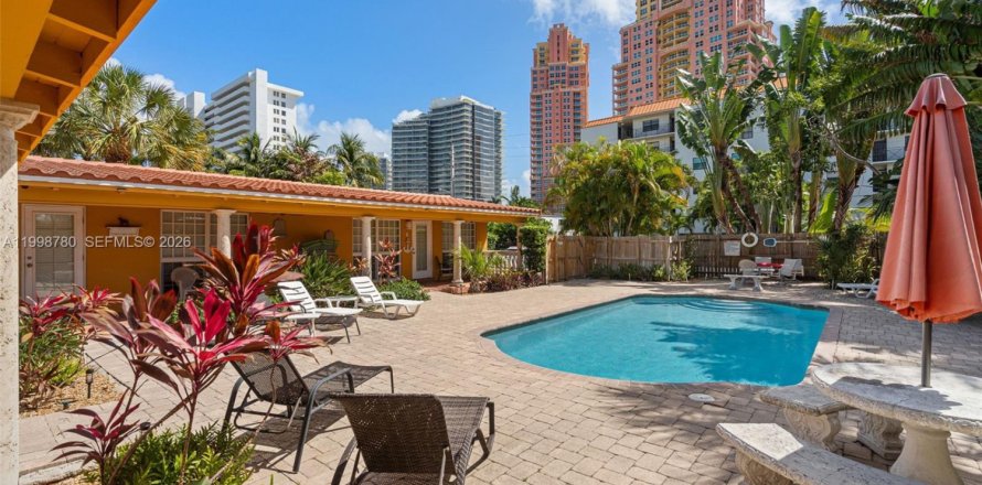 House in Fort Lauderdale, Florida 1 bedroom, 69.68 sq.m. № 2060673