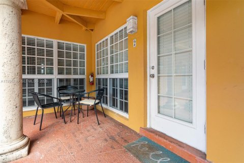 House in Fort Lauderdale, Florida 1 bedroom, 69.68 sq.m. № 2060673 - photo 20