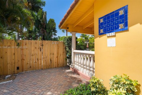 House in Fort Lauderdale, Florida 1 bedroom, 69.68 sq.m. № 2060673 - photo 19