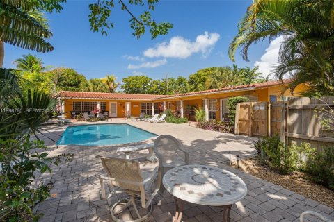 House in Fort Lauderdale, Florida 1 bedroom, 69.68 sq.m. № 2060673 - photo 17