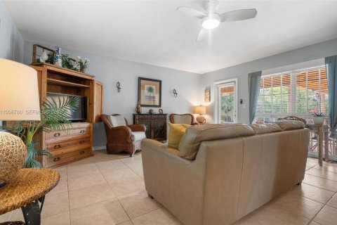 House in Fort Lauderdale, Florida 1 bedroom, 69.68 sq.m. № 2060673 - photo 9