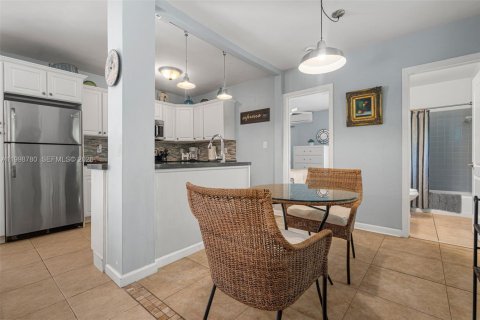 House in Fort Lauderdale, Florida 1 bedroom, 69.68 sq.m. № 2060673 - photo 6