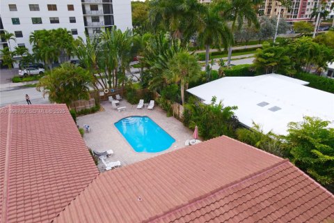 House in Fort Lauderdale, Florida 1 bedroom, 69.68 sq.m. № 2060673 - photo 30