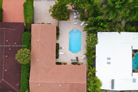 House in Fort Lauderdale, Florida 1 bedroom, 69.68 sq.m. № 2060673 - photo 26