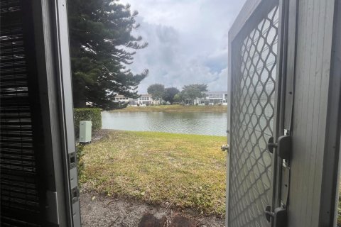 Copropriété à vendre à West Palm Beach, Floride: 2 chambres, 91.88 m2 № 2084550 - photo 3