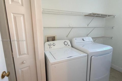 Condo in Aventura, Florida, 1 bedroom  № 2050799 - photo 10