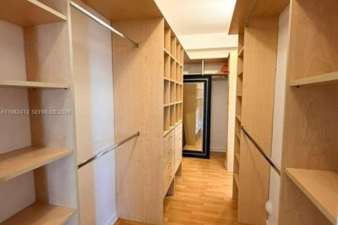 Condo in Aventura, Florida, 1 bedroom  № 2050799 - photo 7