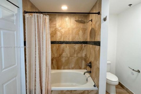 Condo in Aventura, Florida, 1 bedroom  № 2050799 - photo 9