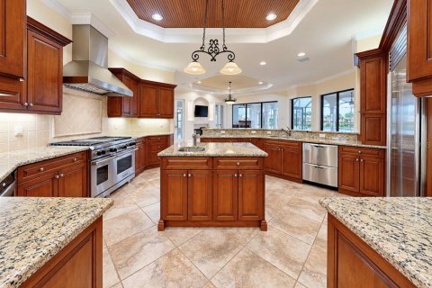 House in Apollo Beach, Florida 4 bedrooms, 400.13 sq.m. № 2418968 - photo 14