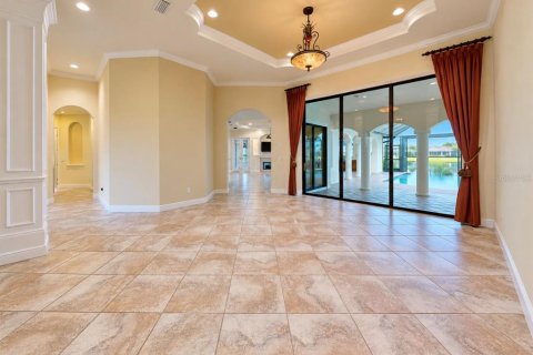 House in Apollo Beach, Florida 4 bedrooms, 400.13 sq.m. № 2418968 - photo 9