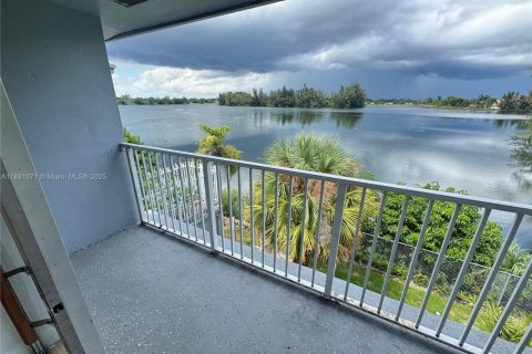 Apartamento en alquiler en Miami, Florida, 2 dormitorios, 83.61 m2 № 1977595 - foto 5