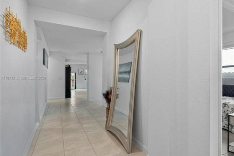 Купить виллу или дом в Майами, Флорида 4 комнаты, 176.89м2, № 2033428 - фото 4