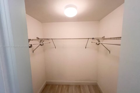 Condo in Margate, Florida, 1 bedroom  № 1952515 - photo 6