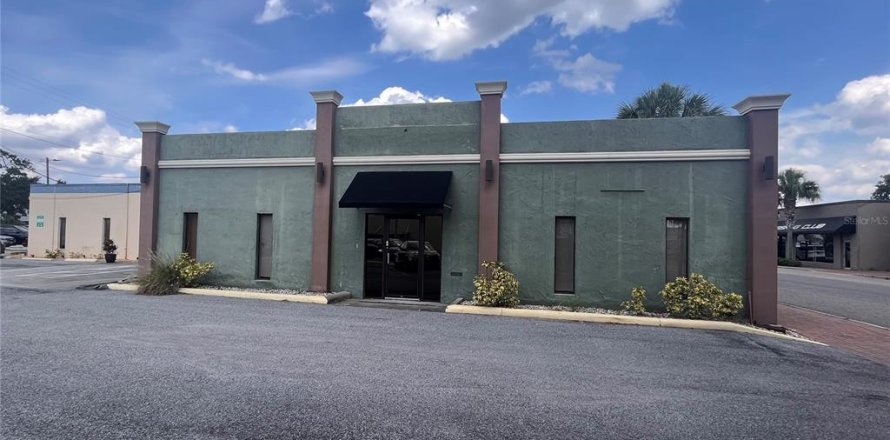 Propiedad comercial en Winter Haven, Florida 563.92 m2 № 1081815