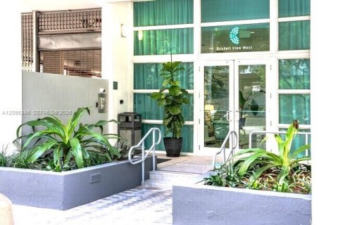 Copropriété à louer à Miami, Floride: 2 chambres, 77.02 m2 № 2385037 - photo 2