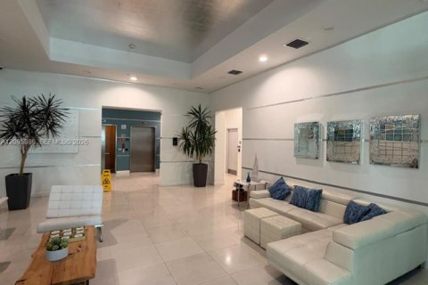 Copropriété à louer à Miami, Floride: 2 chambres, 77.02 m2 № 2385037 - photo 13