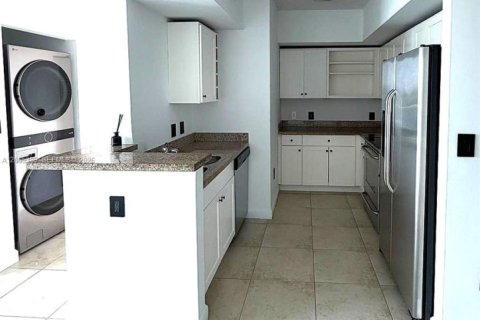 Copropriété à louer à Miami, Floride: 2 chambres, 77.02 m2 № 2385037 - photo 5
