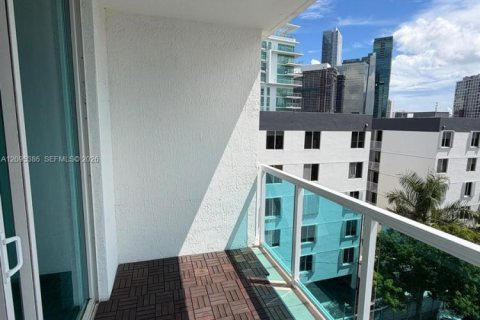 Copropriété à louer à Miami, Floride: 2 chambres, 77.02 m2 № 2385037 - photo 9