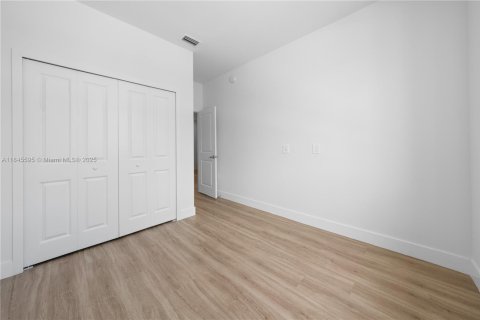 Townhouse in Florida City, Florida 3 bedrooms, 144.74 sq.m. № 1842900 - photo 29