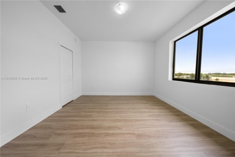 Townhouse in Florida City, Florida 3 bedrooms, 144.74 sq.m. № 1842900 - photo 23