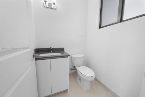 Townhouse in Florida City, Florida 3 bedrooms, 144.74 sq.m. № 1842900 - photo 4