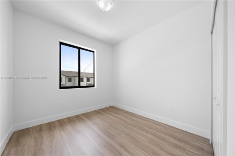 Townhouse in Florida City, Florida 3 bedrooms, 144.74 sq.m. № 1842900 - photo 28