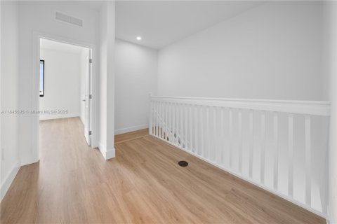 Townhouse in Florida City, Florida 3 bedrooms, 144.74 sq.m. № 1842900 - photo 25