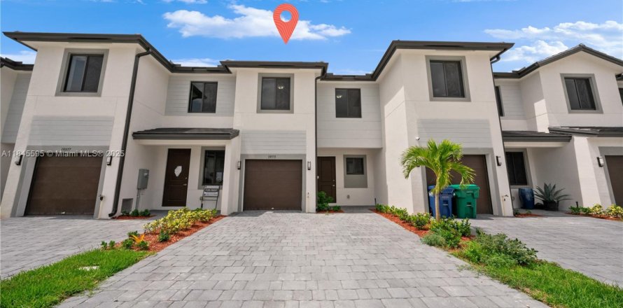 Townhouse in Florida City, Florida 3 bedrooms, 144.74 sq.m. № 1842900