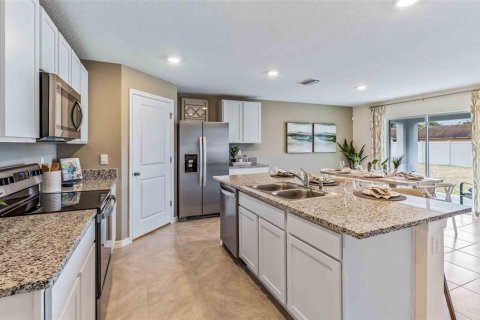 Casa en venta en Dade City, Florida, 4 dormitorios, 169.83 m2 № 1879898 - foto 3