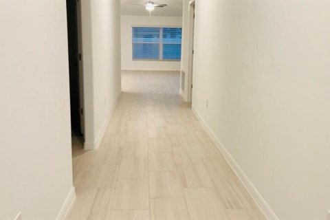 Casa en alquiler en Land O' Lakes, Florida, 4 dormitorios, 179.86 m2 № 1679957 - foto 9