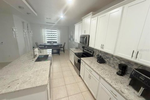 Снять в аренду виллу или дом в Киссимми, Флорида 4 комнаты, 232.26м2, № 1829427 - фото 10