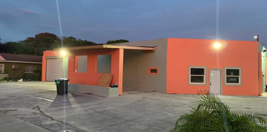 Magasin à Fort Pierce, Floride № 1038013