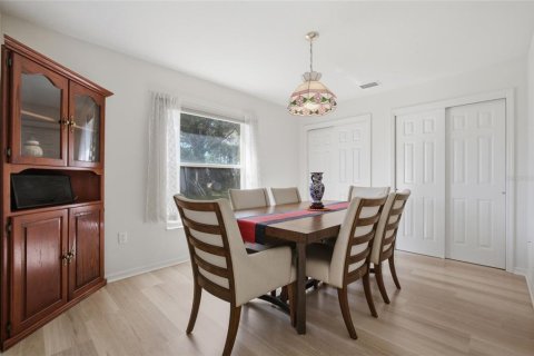 Villa ou maison à vendre à Zephyrhills, Floride: 3 chambres, 187.29 m2 № 2425943 - photo 21