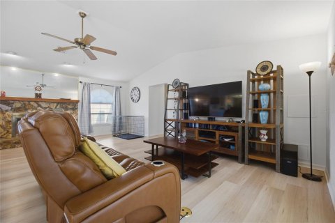 Villa ou maison à vendre à Zephyrhills, Floride: 3 chambres, 187.29 m2 № 2425943 - photo 6