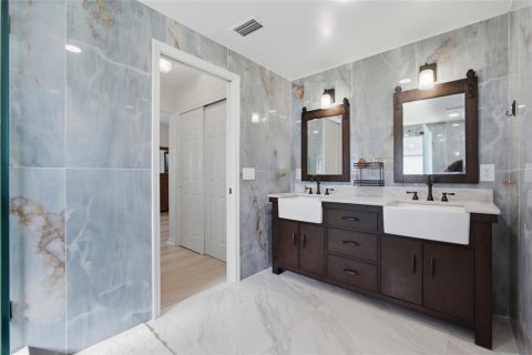 Villa ou maison à vendre à Zephyrhills, Floride: 3 chambres, 187.29 m2 № 2425943 - photo 11