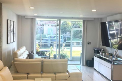 Condo in North Palm Beach, Florida, 1 bedroom  № 2176711 - photo 2