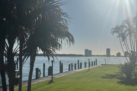 Condo in North Palm Beach, Florida, 1 bedroom  № 2176711 - photo 26