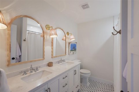 Townhouse in Boca Grande, Florida 2 bedrooms, 118.54 sq.m. № 2205996 - photo 25