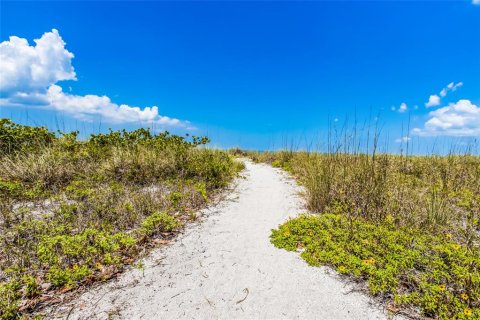 Townhouse in Boca Grande, Florida 2 bedrooms, 118.54 sq.m. № 2205996 - photo 30