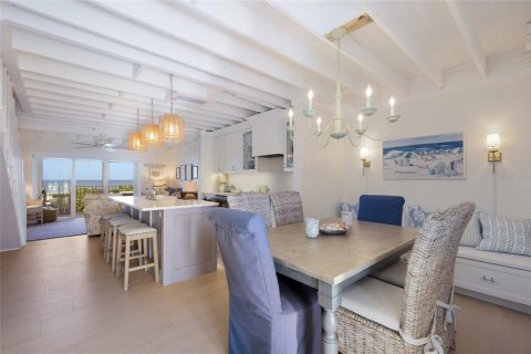 Townhouse in Boca Grande, Florida 2 bedrooms, 118.54 sq.m. № 2205996 - photo 7