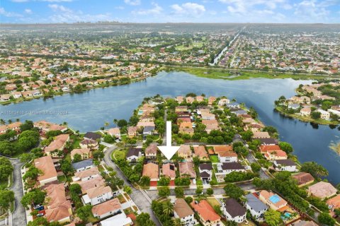 House in Miramar, Florida 3 bedrooms, 143.26 sq.m. № 1807663 - photo 7