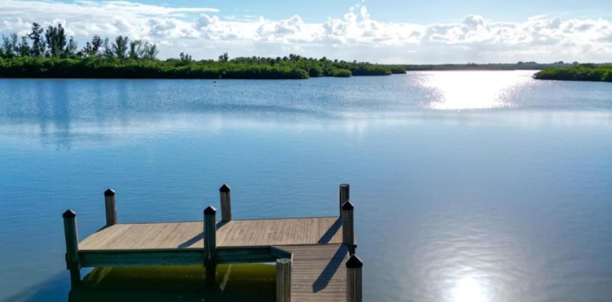 Land in Vero Beach, Florida № 907459