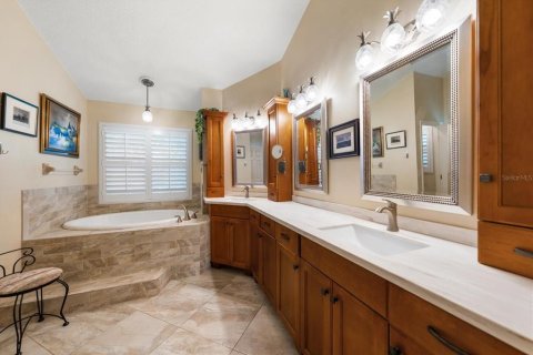 Casa en venta en Tarpon Springs, Florida, 4 dormitorios, 185.9 m2 № 2386489 - foto 19