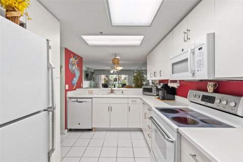 Condominio en venta en Daytona Beach, Florida, 2 dormitorios, 130.06 m2 № 1816263 - foto 8