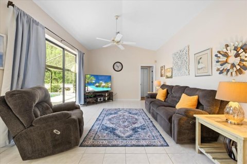 House in Palm Harbor, Florida 4 bedrooms, 204.2 sq.m. № 2396688 - photo 18
