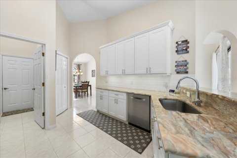 House in Palm Harbor, Florida 4 bedrooms, 204.2 sq.m. № 2396688 - photo 15